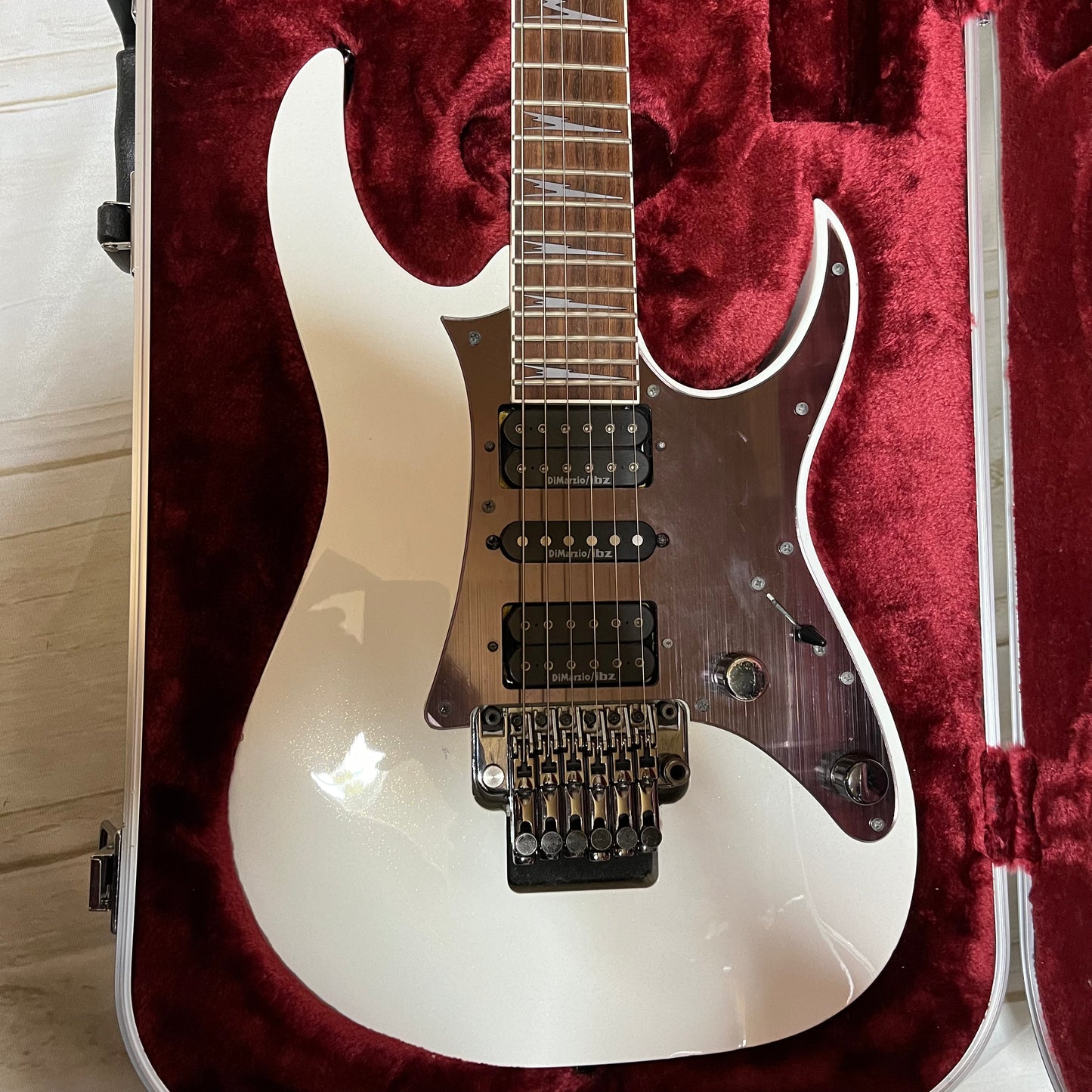 Ibanez RG2550Z-GW Prestige with Bound Rosewood Fretboard 2008 - 2014 - Galaxy White