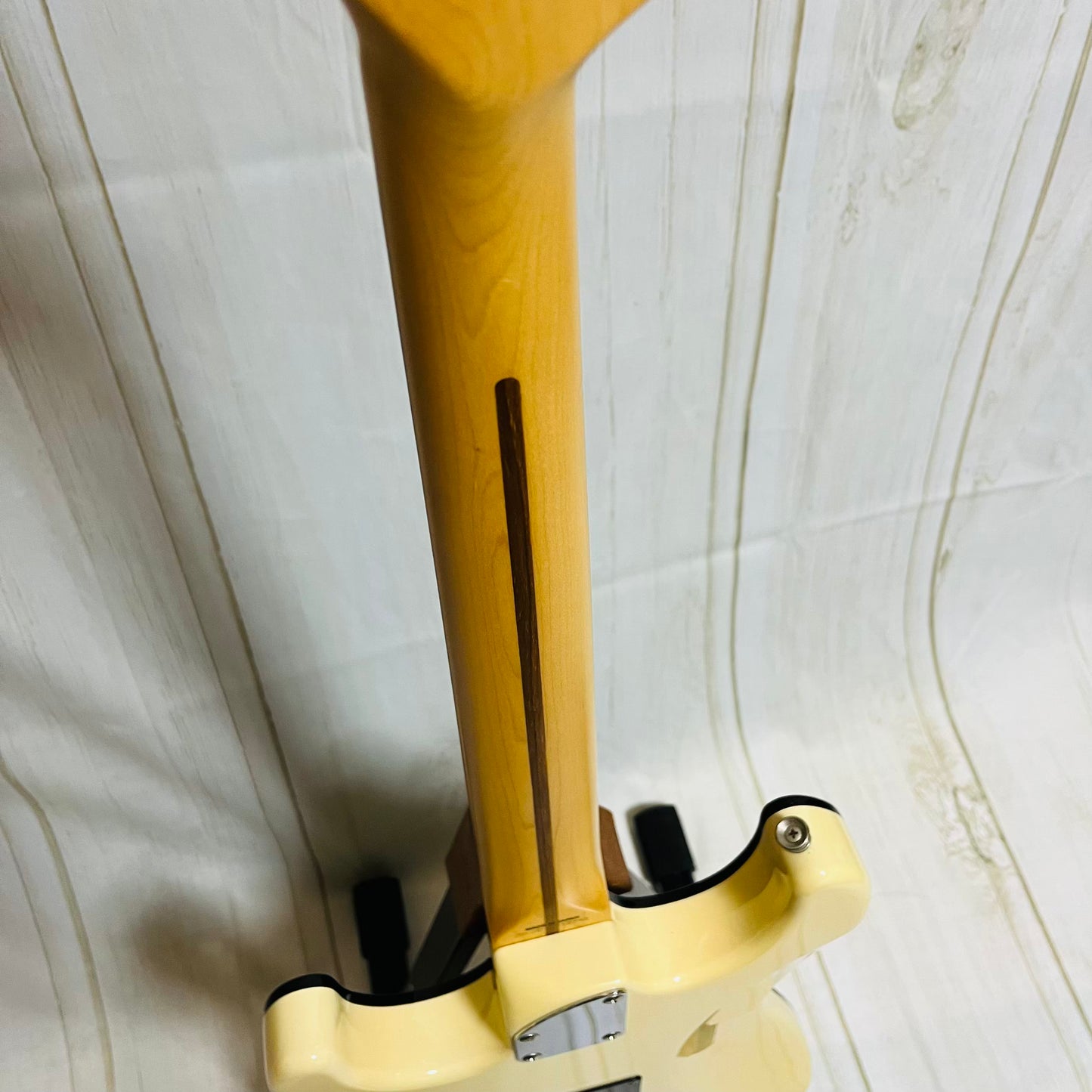 2012 Fender Aerodyne Stratocaster AST-75M Medium Scale 24 3/4" Olympic White, Japan MIJ